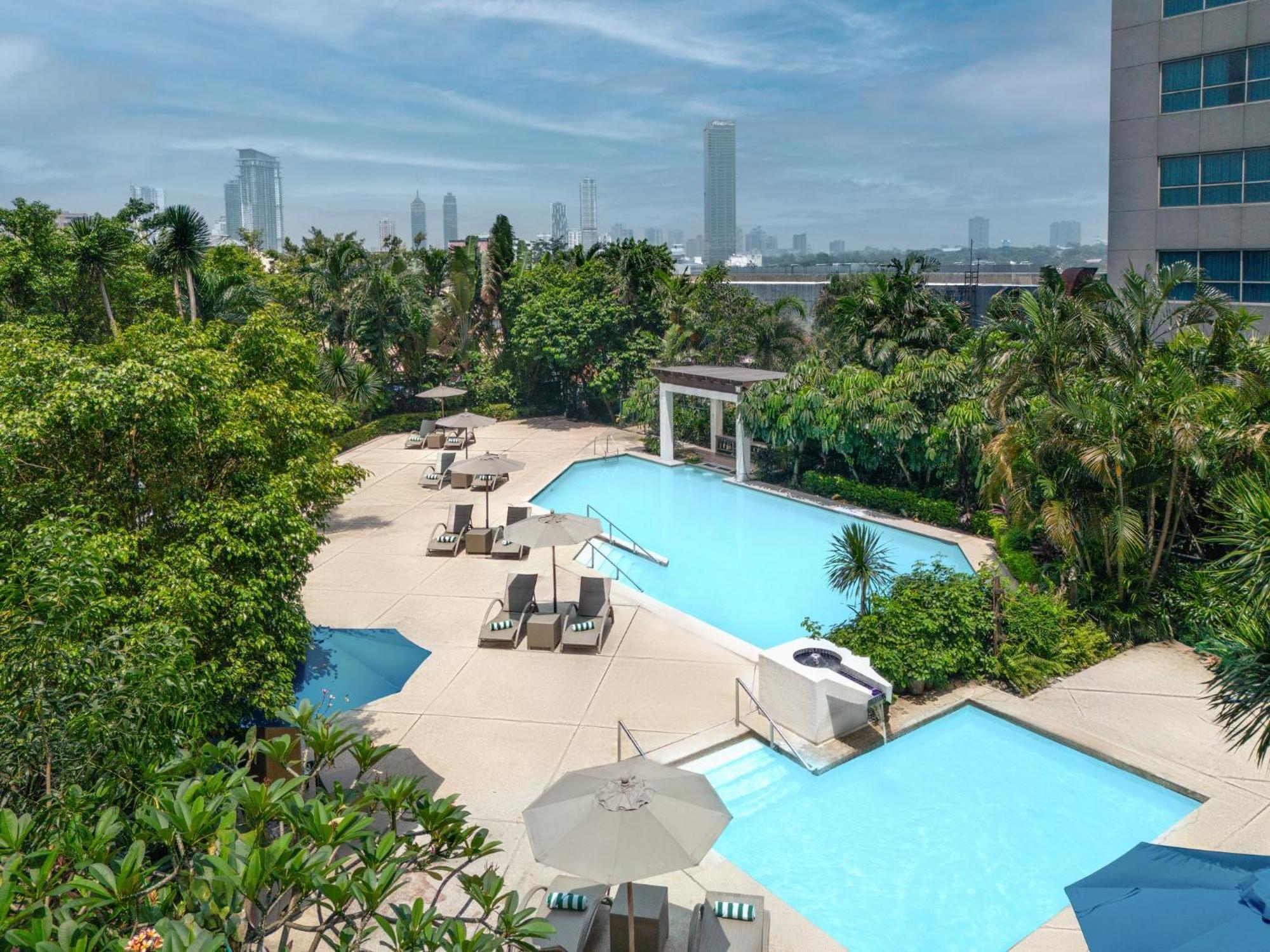 Holiday Inn & Suites Manila Galleria By Ihg Pasig City Екстер'єр фото
