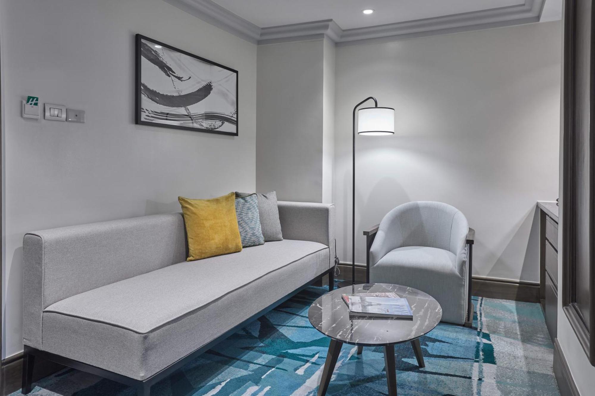 Holiday Inn & Suites Manila Galleria By Ihg Pasig City Екстер'єр фото